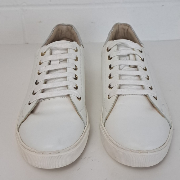 Elegant White and Silver Women's Sneakers - Picture 2 of 15
